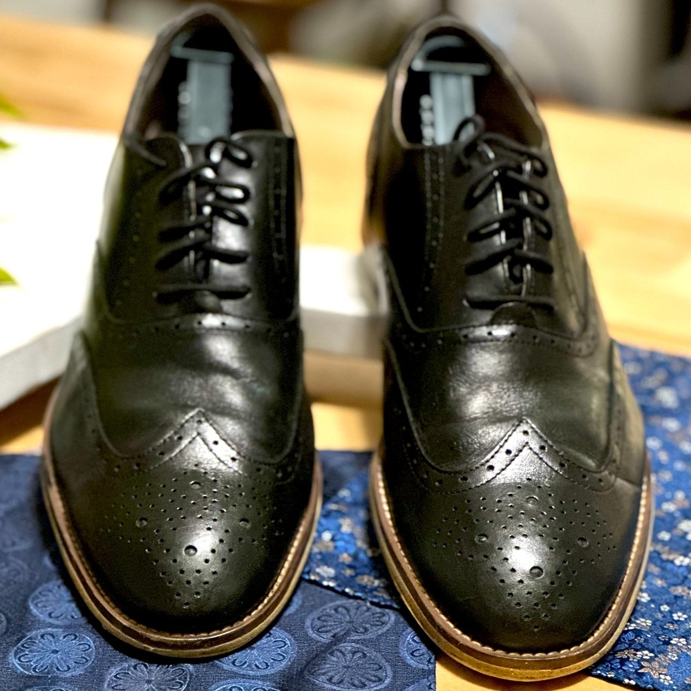 Johnston & Murphy Wing Tip Oxfords in Black